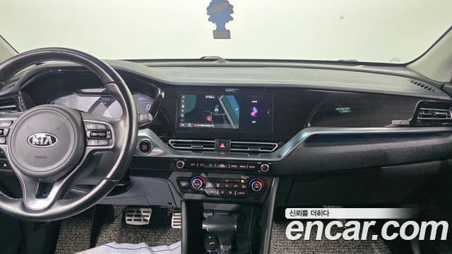 Kia Niro 2020 — Фото 14/20