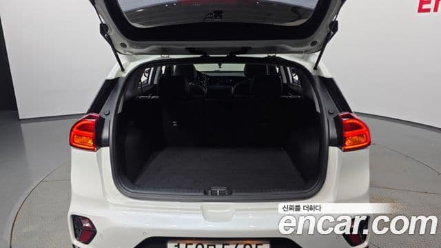 Kia Niro 2020 — Фото 17/20
