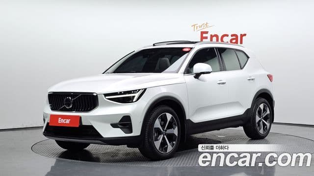 Volvo XC40 2025 — Şəkil 1/20