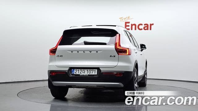 Volvo XC40 2025 — Şəkil 4/20