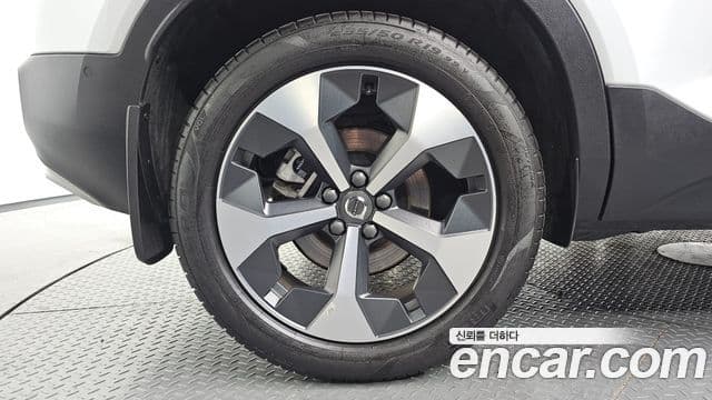 Volvo XC40 2025 — Şəkil 5/20