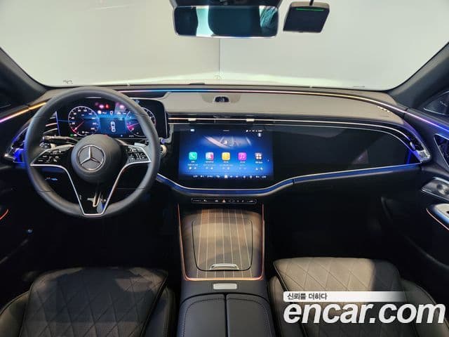 Mercedes-Benz E-Class 2025 — Фото 17/20