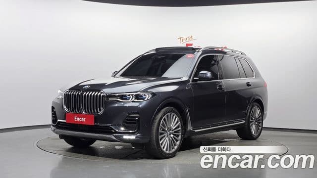 BMW X7 2019 — Фото 1/20