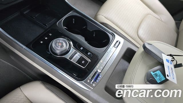Kia Carnival 2023 — ფოტო 9/20