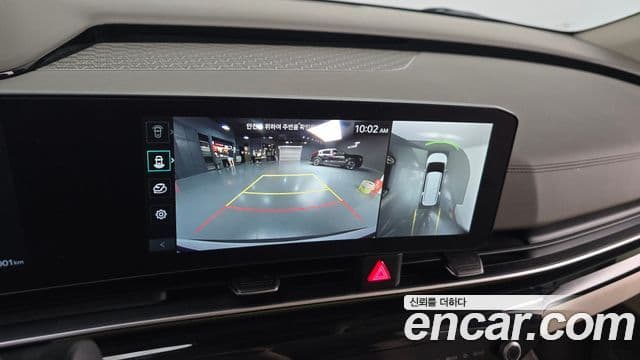 Kia Carnival 2023 — ფოტო 14/20