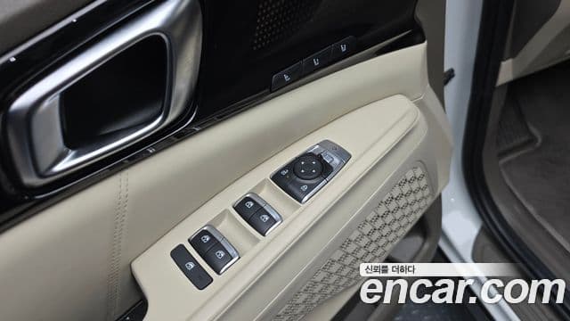 Kia Carnival 2023 — ფოტო 15/20