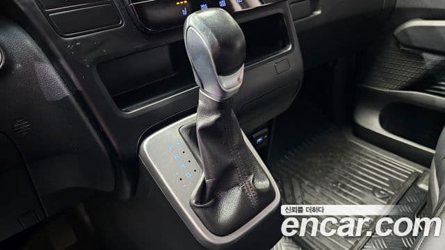 Hyundai Staria 2021 — Şəkil 9/20