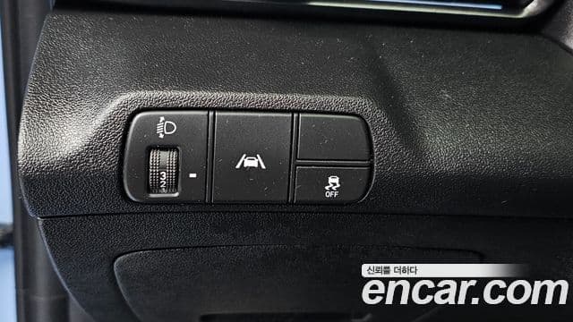 Hyundai The New Avante Hybrid 2022 — ფოტო 8/20