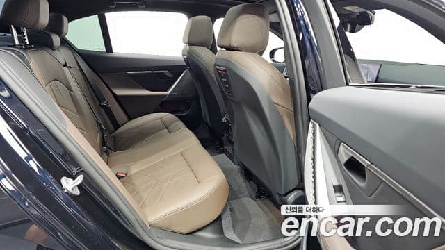 BMW 5 Series 2025 — Şəkil 12/20