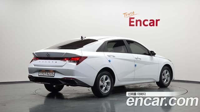 Hyundai Avante 2021 — ფოტო 2/20
