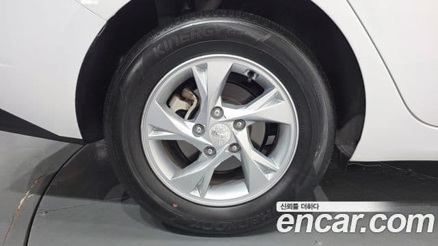 Hyundai Avante 2021 — ფოტო 5/20