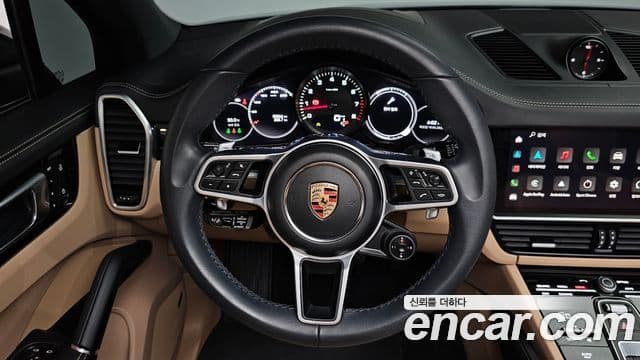 Porsche Cayenne 2023 — ფოტო 13/20