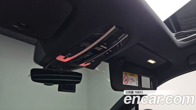 Porsche Cayenne 2023 — ფოტო 17/20