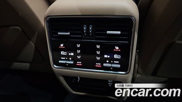 Porsche Cayenne 2023 — ფოტო 19/20