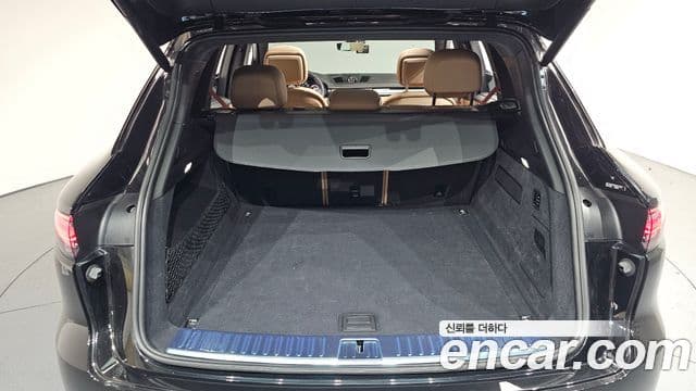 Porsche Cayenne 2023 — ფოტო 20/20