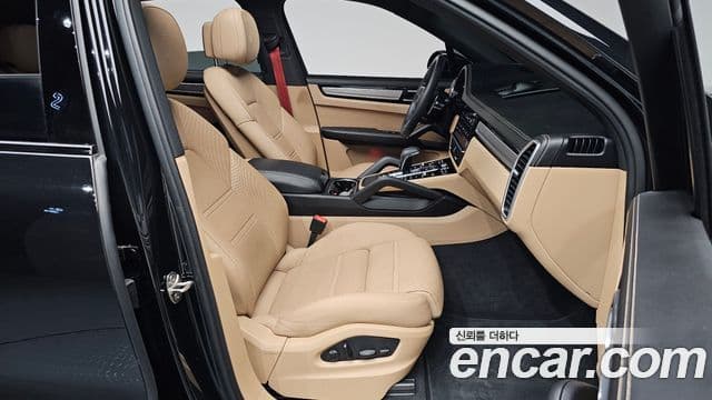 Porsche Cayenne 2023 — Şəkil 31/37