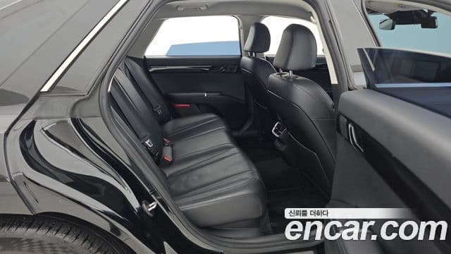 Hyundai Grandeur 2023 — ფოტო 11/20