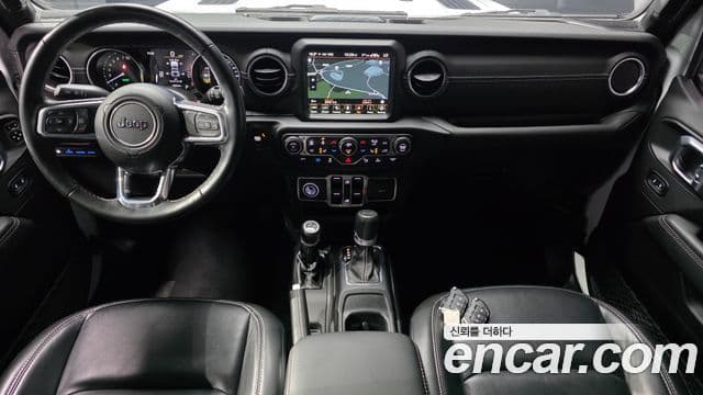 Jeep Wrangler 2022 — ფოტო 7/20