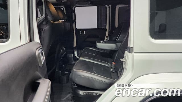 Jeep Wrangler 2022 — ფოტო 11/20
