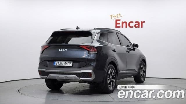 Kia Sportage 2021 — ფოტო 4/20