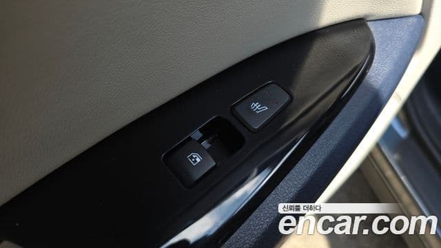 Kia Sportage 2021 — ფოტო 19/20