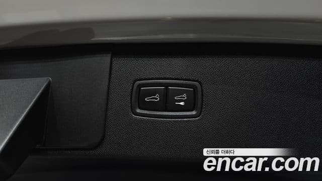 Porsche Cayenne 2022 — Photo 27/35