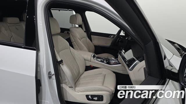 BMW X5 2025 — Photo 27/32