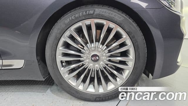 Kia The K9 2019 — Photo 17/34