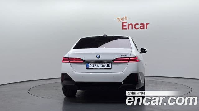 BMW 5 Series 2025 — ფოტო 4/20