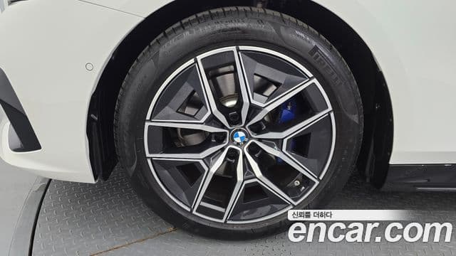 BMW 5 Series 2025 — ფოტო 5/20