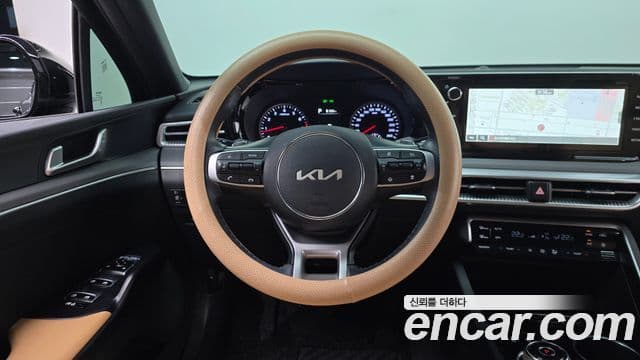 Kia K5 2023 — Şəkil 12/20