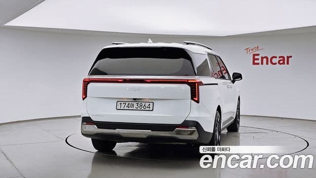 Kia Carnival 2024 — Şəkil 4/20