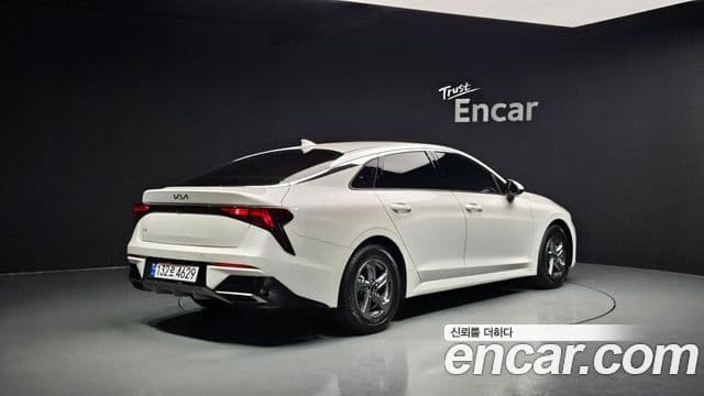 Kia K5 2023 — ფოტო 2/20