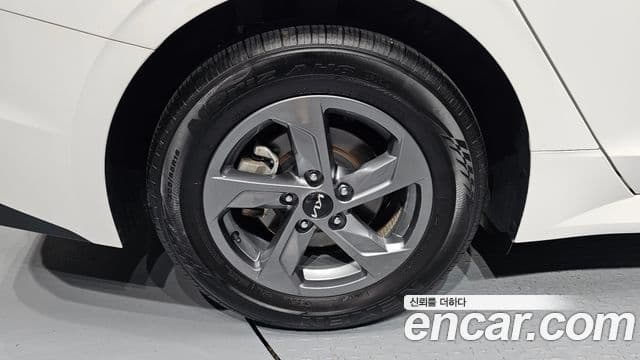 Kia K5 2023 — ფოტო 5/20