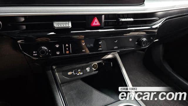 Kia K5 2023 — ფოტო 18/20