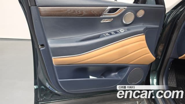 Genesis GV80 2020 — ფოტო 22/37