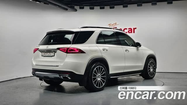 Mercedes-Benz GLE-Class 2023 — ფოტო 2/20