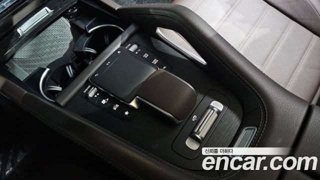 Mercedes-Benz GLE-Class 2023 — ფოტო 16/20
