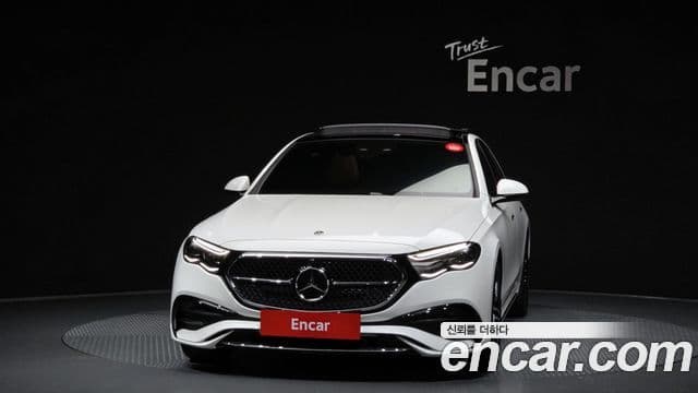 Mercedes-Benz E-Class 2025 — Фото 2/20
