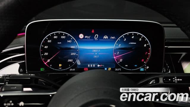 Mercedes-Benz E-Class 2025 — Фото 7/20