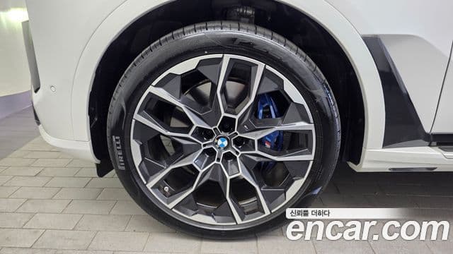 BMW X7 2025 — ფოტო 5/20