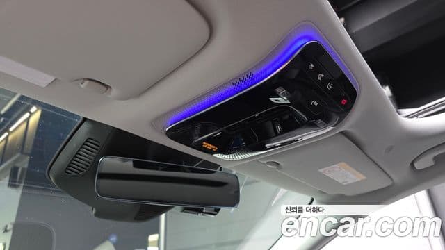 Mercedes-Benz E-Class 2025 — Photo 13/30