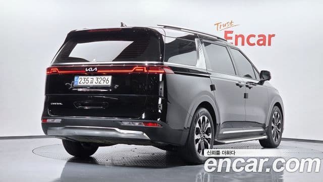 Kia Carnival 2023 — Фото 2/20