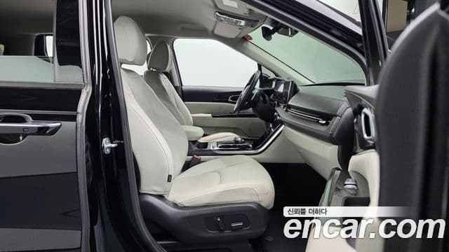 Kia Carnival 2023 — Фото 11/20