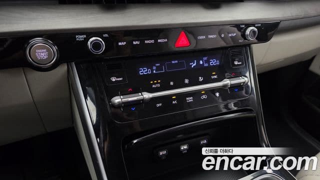 Kia Carnival 2023 — Фото 17/20