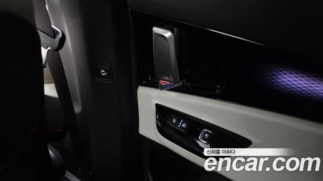 Kia Carnival 2023 — Фото 18/20