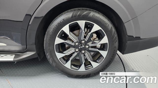 Kia Carnival 2023 — Photo 8/32