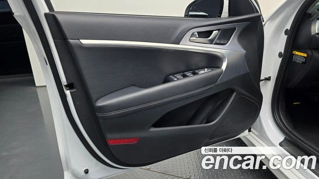 Genesis G70 2019 — Photo 19/35