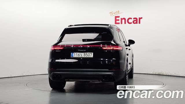 Porsche Cayenne 2019 — Фото 4/20