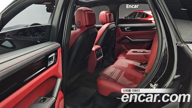 Porsche Cayenne 2019 — Фото 12/20